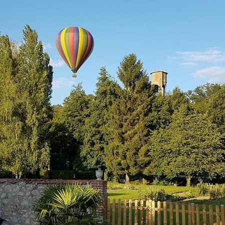 Le Coeur De La Petite Cisse Bed & Breakfast Monteaux Exterior photo